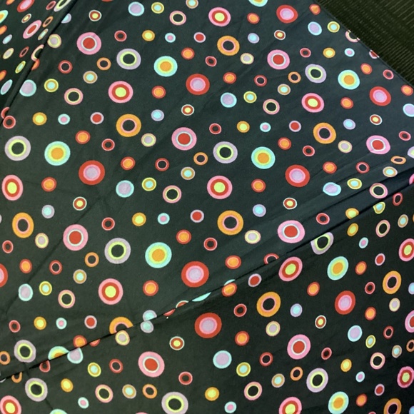 POLKA DOT UMBRELLA SO CUTE. USEFUL N EASY TO CARRY - Picture 2 of 8